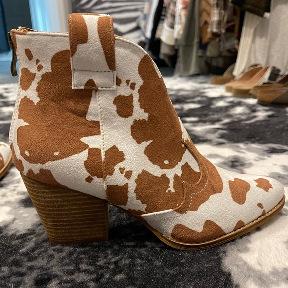Cow Print Booties - Picture 5 of 6